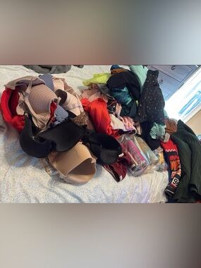 40+ PIECE CLOTHING BUNDLE + BATH & BODY WORKS 💖